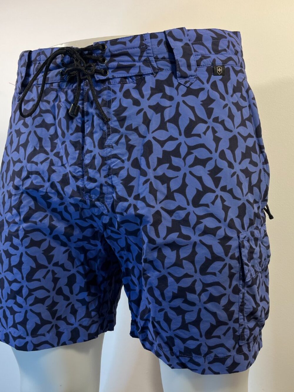 Victorinox Men's Swiss Army Blue Pattern Swim Trunks – Men's Medium - Picture 3 of 8